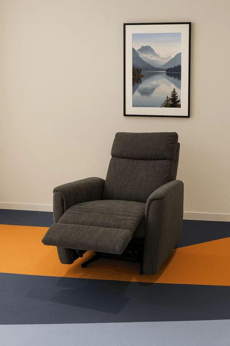 כורסת טלוויזיה מעוצבת דגם שרי עם ריקלנייר ידני